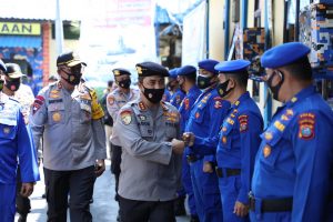 Kabaharkam Tinjau Kapal Poliklinik Terapung