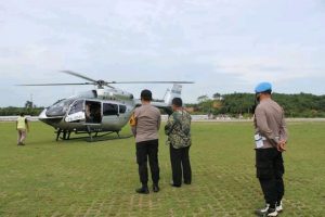 Tumpangi Heli, Kapoldasu Ibadah Minggu di Gereja HKBP Kota Pinang