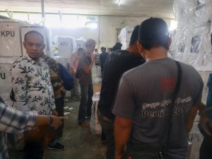 H-3 KPU Distribusikan Logistik Pilkada