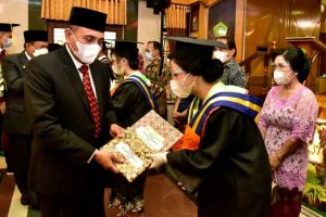 Wisuda Perawat dan Apoteker, Gubsu: Kalian Sangat Dibutuhkan