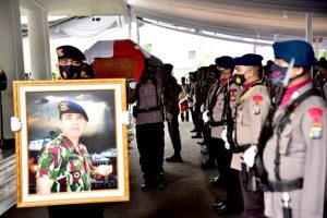 Kapolda Sumut Pimpin Upacara Pemakaman Alm Kombes Pol Zulkifar Tarius