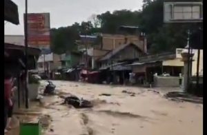 Hujan Deras Beberapa Titik Kota Samalungun Diterjang Banjir