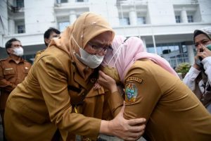 Haru dan Tangis Iringi Pelepasan Sekdaprov Sabrina