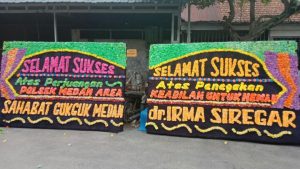Polsek Medan Area Dikirimi Papan Bunga Sebagai Ucapan Terima Kasih Oleh Sejumlah Pecinta Satwa