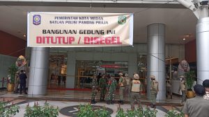 Tidak Bayar Pajak Gedung Mall Centre Point di Segel Sementara