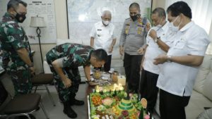 Forkopimda Kabupaten Asahan Beri Kejutan Kepada Dandim 0208/AS di HUT ke- 76 TNI AD