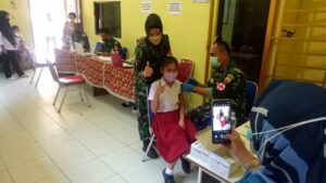 Vaksinasi Tahap II Di Yayasan Perguruan SD Cendramata Medan Bersama Aparat TNI, Bertajuk Serbuan Vaksinasi TNI