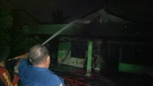 Kebakaran Menghanguskan Sebuah Rumah Di Daerah Ayahanda Gg. Berdikari Medan