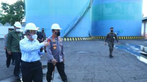 Tinjau Pabrik Minyak Goreng di Bali, Kapolri Pastikan Stok dan Harga Sesuai HET Dipasaran