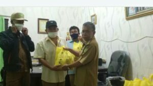 MPO Serahkan Ratusan Paket Sembako Bantuan Golkar