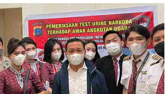 Pemeriksaan Urine Terhadap Awak Angkutan Darat Laut Udara Dalam Rangka Operasi Ketupat Toba 9756