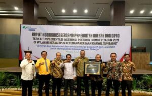 Bupati Labuhanbatu Terima Piagam Penghargaan dari BPJS 