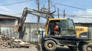 Posko Kamling, OKP, Dan Ormas Yang Berdiri Diatas Drainase di Medan Deli Dibongkar