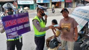 Satlantas Polres Pelabuhan Belawan Giat Binluh Kepada Para Ojek,Tertib Berlalu Lintas.