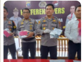 Waka Polres Tebing Tinggi Pimpin Press Release Penangkapan Tersangka Kasus Narkotika Jenis Sabu Dan Hasil Grebek Kampung Narkoba