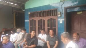 Kapolsek Medan Area Beserta Staff Melayat Kerumah Duka Mertua Dari Aiptu Panca Winata