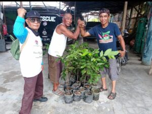 AMPHIBI Bersama Masyarakat Dan Pelajar Turup Lokasi Pembuangan Sampah Liar