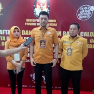Ketua DPD Partai Hanura Sumatera Utara Daftarkan 100 Orang Bacaleg