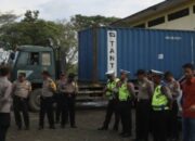 Pendistribusian Logistik Pemilu 2024 KPU Kabupaten Langkat, Mendapat Pengamanan Dari Kepolisian.