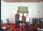 Davis Karmoy Terima Mandat Pembentukan YLBH-KI Perwakilan Kota Medan