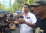 Hari Buruh   Sumut  Kondusif,  Petugas  Kepolisian Tetap Bersiaga  Didepan Kantor DPRD Sumut