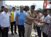 Serahkan Bantuan Banjir, Bupati dan Wakil Bupati Asahan Tinjau Tanggul Jebol di Sei Dua Hulu