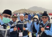 Petugas Kloter 13 KNO Dampingi City Tour Jemaah Haji