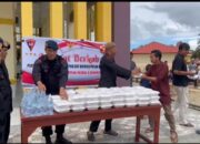 Brimob Polda Sumut Tebar Kebaikan, Batalyon C Pelopor Bagikan 100 Paket Makanan Gratis Usai Salat Jumat di Tapanuli Selatan
