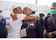Kedatangan Jemaah Haji Kloter 10 Debarkasi Medan diSambut Haru Keluarga Jamaah
