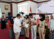 Pelindo Regional  1 Berikan  Beasiswa Kepada siswa SMA/SMK Dalam Kegiatan Temu Pendidik Nusantara XII di Kota Medan