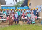 Jumat Berkah, Asisten Afd 1 Kanau PTPN IV Bagikan Sembako ke Warga Sekitar