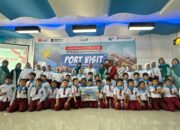 PELINDO REGIONAL 1 SAMBUT SEMARAK HUT RI KE-80 GELAR PORT VISIT UNTUK SISWA SD MELALUI PROGRAM TJSL