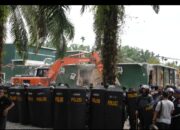 Tim gabungan Polda Sumut, Kodam I/BB dan Pemprov Sumut Rubuhkan THM Marcopolo