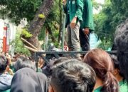 Demo di DPRD Sumut, Beberapa Orang Diamankan