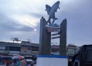 Tugu Ikan Terubuk: Ikon Baru Aek Nabara yang Menyisakan Tanda Tanya