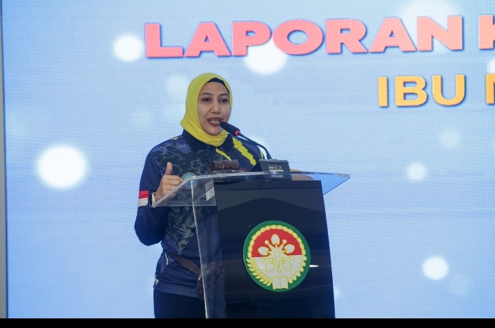 “Saya percaya jangan pernah berhenti mencari ilmu. Mari Kita gunakan waktu dan dana yang ada untuk meningkatkan manfaat, bukan hanya bagi diri sendiri dan keluarga, tetapi juga bagi bangsa dan masyarakat,” ujar Dewi.