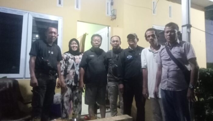Ketua KJM-B Ivan Hutabarat Berikan Tali Asih Kepada Anggota Yang Sakit