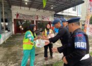 *Brimob Polda Sumut Tebar Kepedulian, Utamakan Warga Pinggir Jalan dalam Bakti Sosial “Indahnya Berbagi di Jum’at Berkah”*