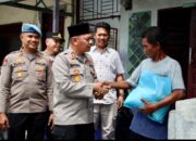 Kapolres Pelabuhan Belawan Beri Bantuan Sembako untuk Warga Terdampak Banjir Ro