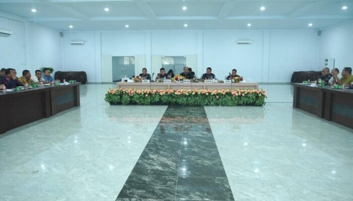 Buka Rakorpem Bulan November 2025, Bupati Asahan Minta OPD, Camat dan Kepala Puskesmas Tuntaskan Kegiatan