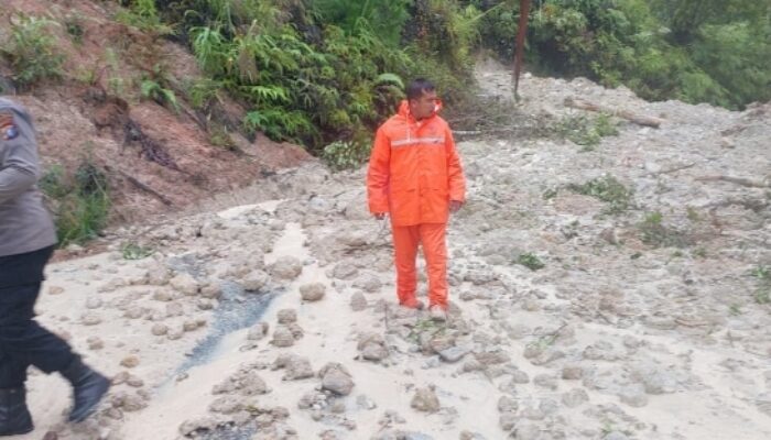 Jalinsum Sipirok–Taput Lumpuh Total Akibat Longsor, Polisi Imbau Pengendara Cari Jalur Alternatif