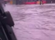 Kota Medan Dikepung Banjir, Anak Sekolah Diliburkan