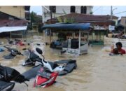 Banjir Yang Mengepung Selama Belasan Jam di Jalan Cangkir, Medan Petisah, Akhirnya Warga Mengungsi