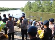 Polres Langkat Distribusikan Bantuan Sosial dari Kapolda Sumut untuk Korban Banjir di Kabupaten Langkat