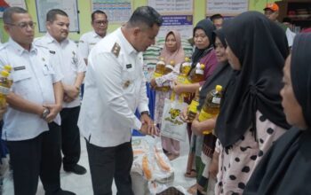 Pemkab Asahan Bersama Bulog Salurkan Bantuan Pangan CPP Periode Oktober – November 2025