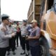 Langgar Pembatasan Libur Natal, Kapolrestabes Medan Hentikan Truk Tiga Sumbu di Simpang Haji Anif